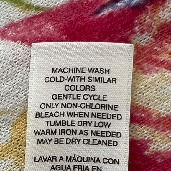 Chicos Size 3 or X Large  Floral Watercolor Ruched Sides Top Lightweight - Picture 8 of 9